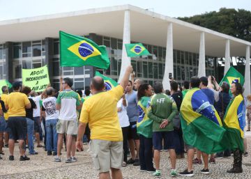 Grupos vão às ruas protestar contra o STF