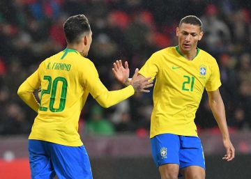 Brasil leva susto, mas vence a República Tcheca de virada