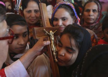 No Calvário, enquanto Jesus agonizava, nasceu o primeiro movimento de resistência feminina