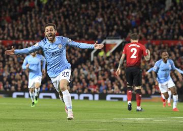 Manchester City bate o United e assume liderança na reta final do campeonato inglês