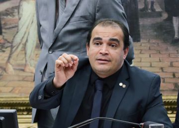 Base de Bolsonaro cede ao centrão e aprova reforma da Previdência na CCJ