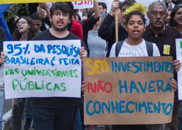 Mobilização por educação confronta bolsonaristas nas redes e testa força nas ruas