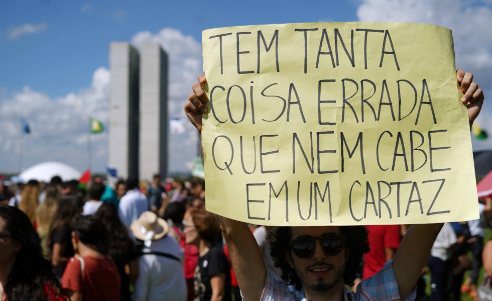 greve e protestos pela educação e contra Bolsonaro