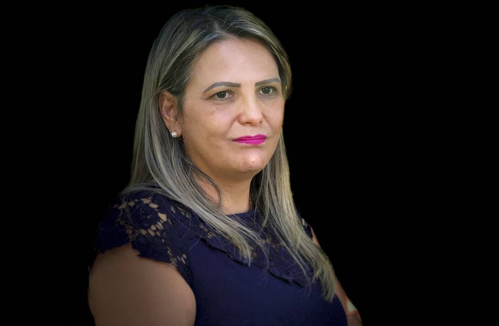 Adriana Teodoro de Farias perdeu seu filho durante abordagem policial, em Goiânia.