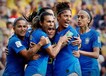O Brasil abraça a seleção feminina