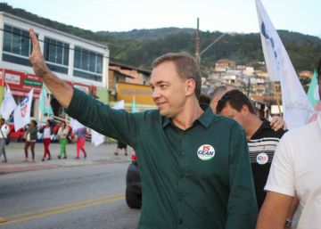 Operação que apura vazamentos prende prefeito de Florianópolis e delegado da PF