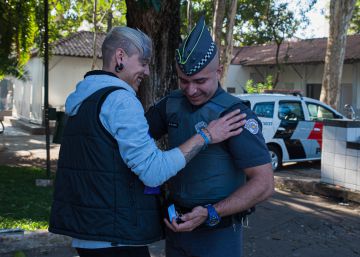 PM foi deslocada para monitorar pedido de casamento feito por soldado gay