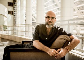 Valter Hugo Mãe: “Se eu fosse impedido de voltar ao Brasil, nunca mais regressaria inteiro a Portugal”