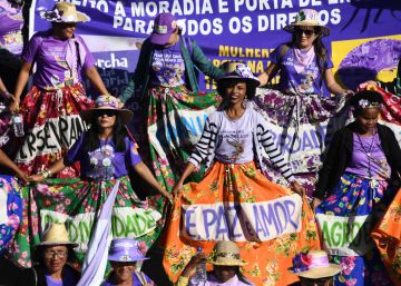 Mulheres do Brasil marcham em busca de igualdade