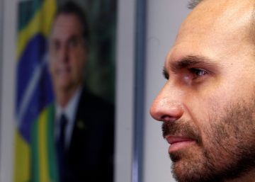 Sem votos no Senado, Bolsonaro admite rever indicação de Eduardo para embaixada