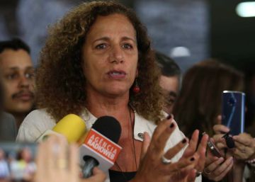 Oposição e nomes do Centrão pressionam Maia a instalar CPI da Vaza Jato