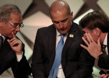 Bolsonaro exibe autonomia de Guedes a grupo de investidores