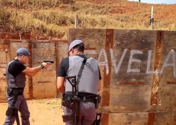 PMs combatem inimigo com inscrição ‘favela’ durante treino em SP