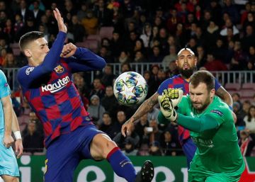 Barcelona cria pouco e fica no empate contra o Slavia Praga na Champions