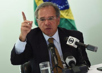 Paulo Guedes repete ameaça de AI-5 e reforça investida radical do Governo Bolsonaro