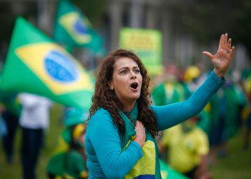 Quem encara as aglomerações (e arrisca a saúde) por Bolsonaro, em imagens
