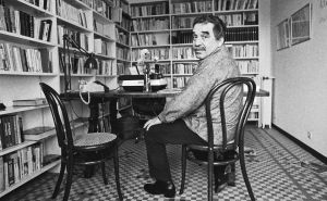 Gabriel García Márquez a casa seva, a Barcelona, el 1979.