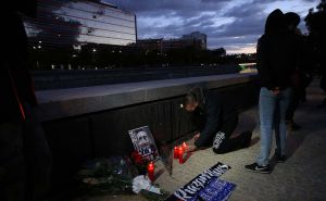 Homenatge a l'ultra del Depor assassinat a cops a la riba del Manzanares.