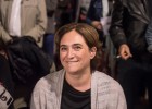 Colau avança Trias en la pugna per Barcelona
