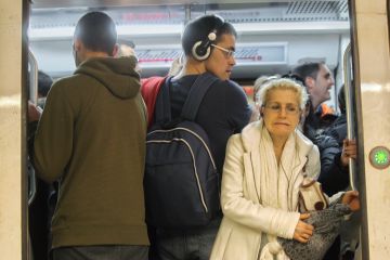Combois plens durant el matí de vaga.
