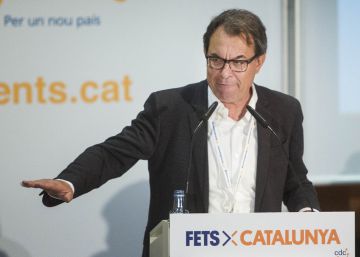 Mas pren el control del congrés de CDC per limitar la refundació