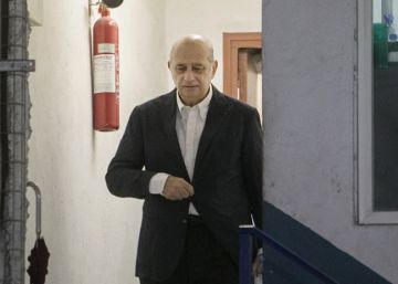 Fernández Díaz: “Dimitir? No penso donar aquest gust a l’independentisme”
