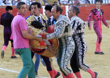 Ensenyament no pot sancionar el mestre que celebra la mort d’un torero