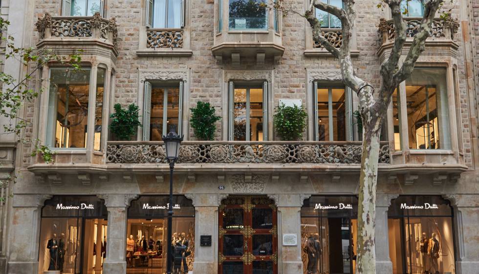 Façana de la Casa Ramon Casas, seu de Massimo Dutti.