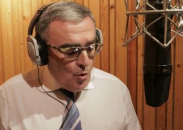Àngel Ros s’arrenca a cantar per Antonio Flores