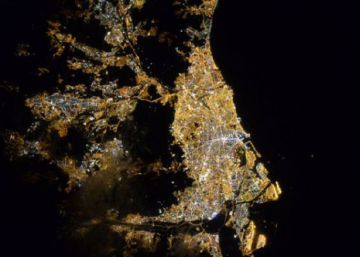 L’Estació Espacial Internacional irromp al cel de Barcelona