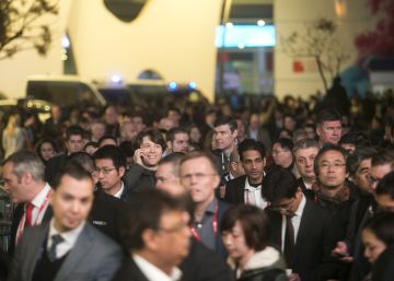 Dibuixar a l’aire, un robot ballant ‘Gangnam Style’ i altres novetats del MWC Dibuixar a l’aire, un robot ballant ‘Gangnam Style’ i altres novetats del MWC