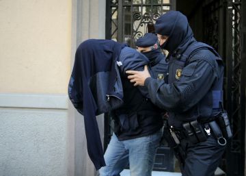 Tres detinguts a Barcelona vinculats als atemptats gihadistes de Brussel·les
