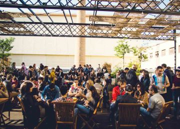 Torna el ‘vermut solidari’ amb la vista posada en la crisi dels refugiats
