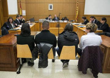 La Generalitat avisa els seus advocats que no poden fer servir el castellà La Generalitat avisa els seus advocats que no poden fer servir el castellà