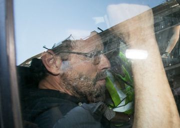 El fiscal rebutja excarcerar Sandro Rosell perquè podria fugar-se El fiscal rebutja excarcerar Sandro Rosell perquè podria fugar-se