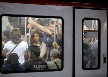 Cinquè dilluns de vaga de metro i 250.000 viatges menys