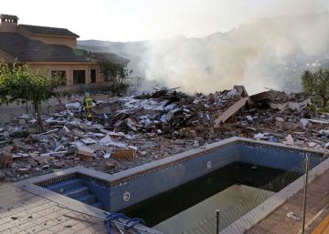Una explosió fa ensorrar una casa a Collbató Una explosió fa ensorrar una casa a Collbató