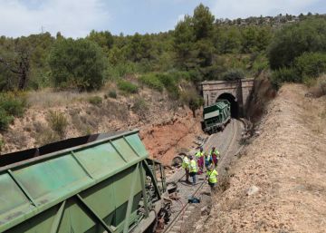 Oberta la circulació de la R15 a Tarragona quatre dies després del descarrilament Oberta la circulació de la R15 a Tarragona quatre dies després del descarrilament