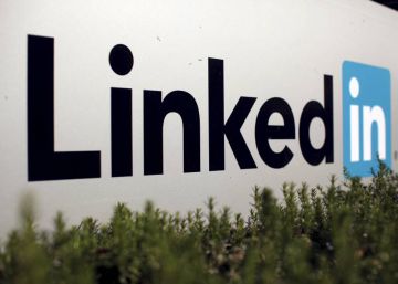 Linkedin margina el català
