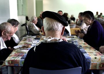 Per què l’avi està ingressat a 40 quilòmetres? Per què l’avi està ingressat a 40 quilòmetres?