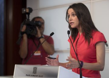 Acomiadada la treballadora que va demanar a les xarxes socials que “violessin en grup” Arrimadas