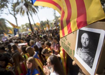 Protestes davant de la caserna de la Guàrdia Civil per les detencions de l’1-O