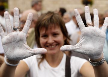 Milers de persones clamen a Barcelona a favor del diàleg