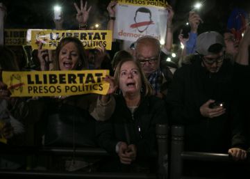 Concentracions de rebuig a l’empresonament de membres del Govern destituït arreu de Catalunya