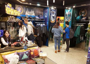 Creix la ‘pottermania’ a Barcelona amb una botiga especialitzada a les Galeries Maldà