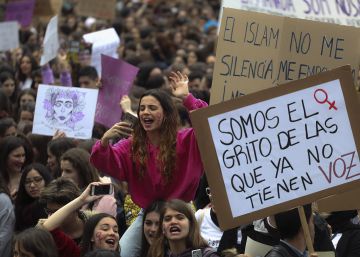 La vaga feminista a Catalunya, en imatges