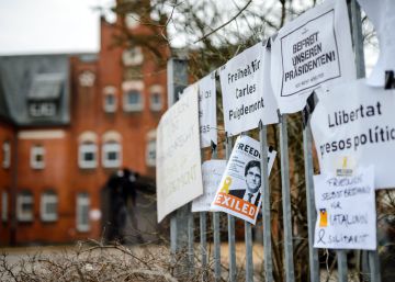 Detinguts tres dels quatre acompanyants de Puigdemont