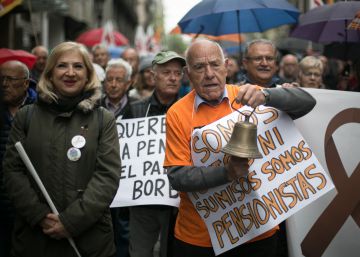 Prop de 2.000 persones demanen “pensions dignes” a Barcelona