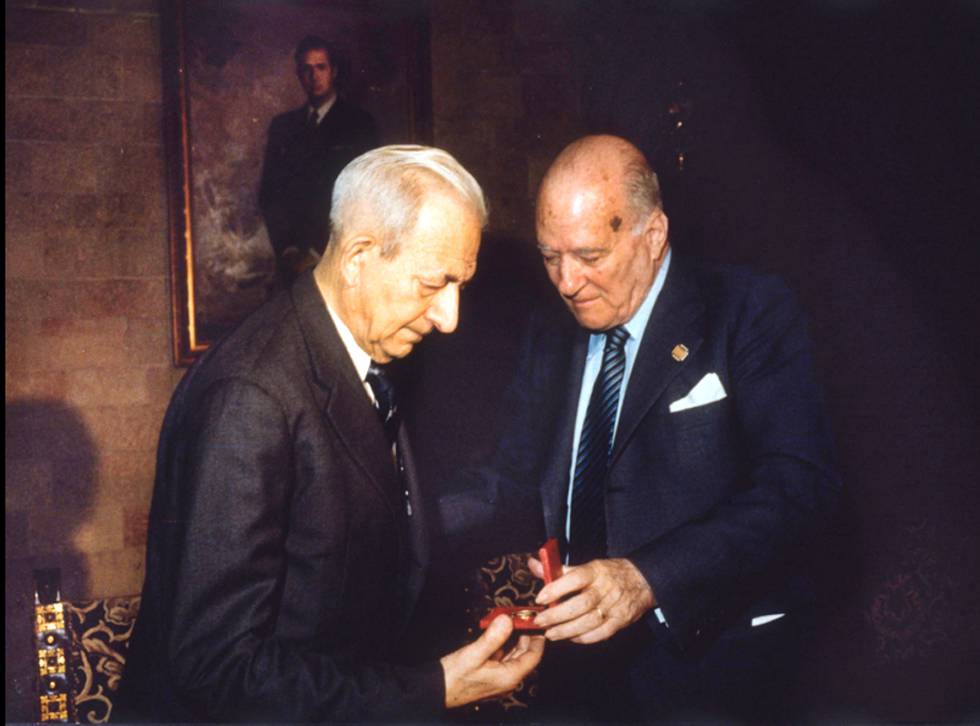 Joan Coromines, amb Josep Tarradellas, el 1980.