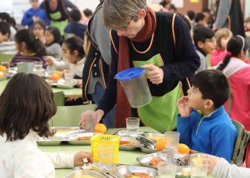 El Vallès Occidental considera “massa restrictius” els requisits de les beques menjador